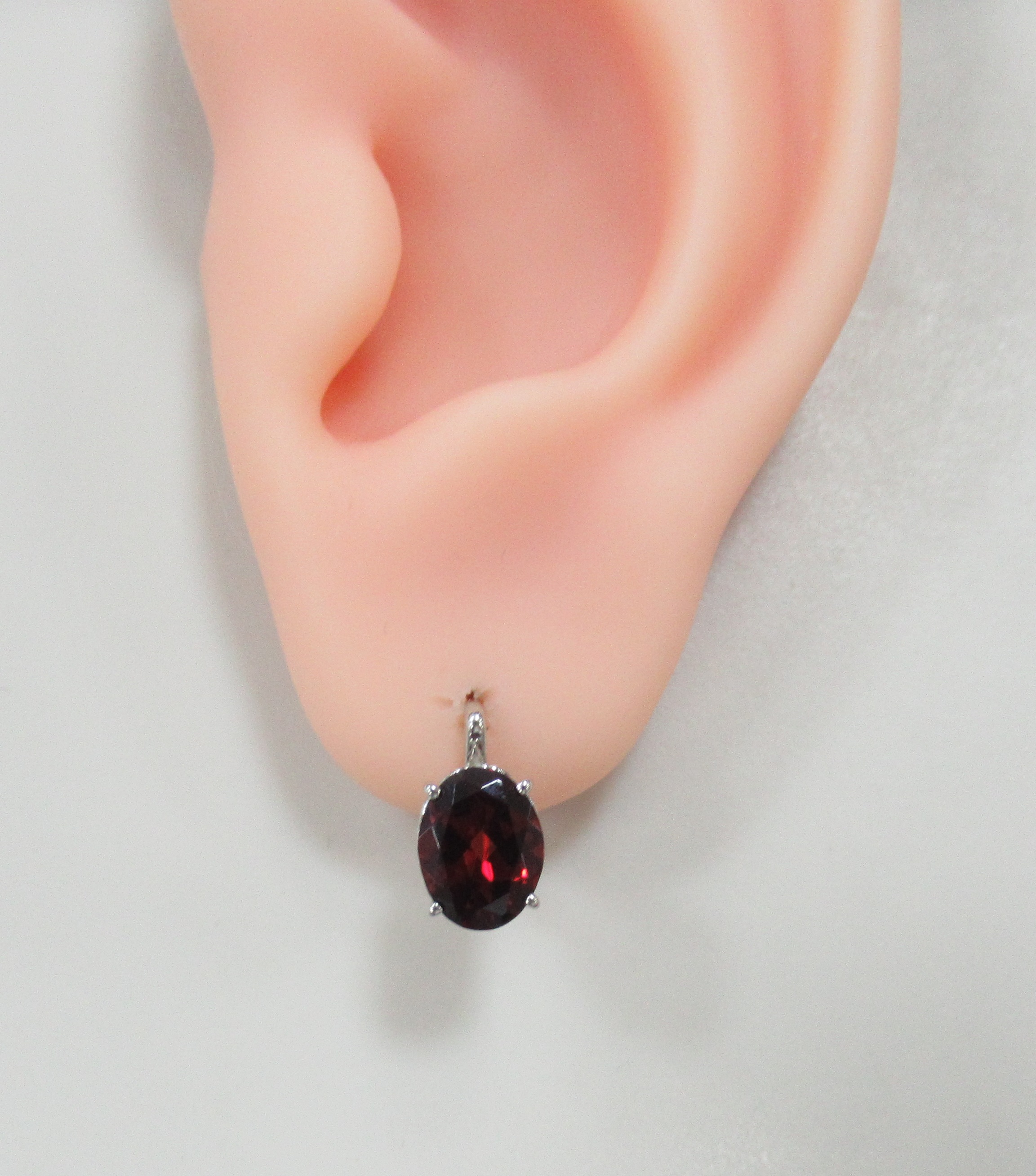 Серебряные серьги с гранатами